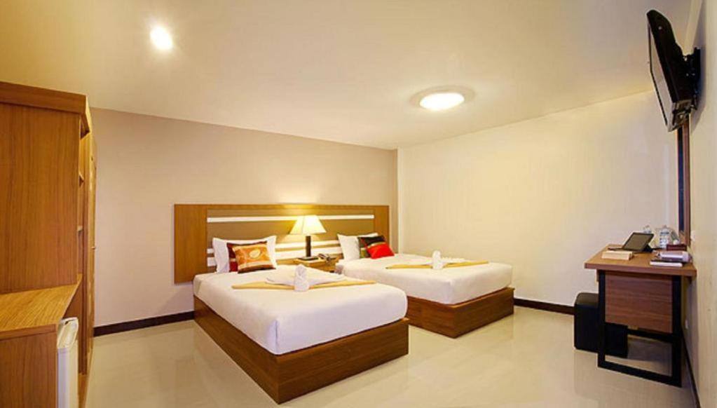 Patong V Hotel Экстерьер фото
