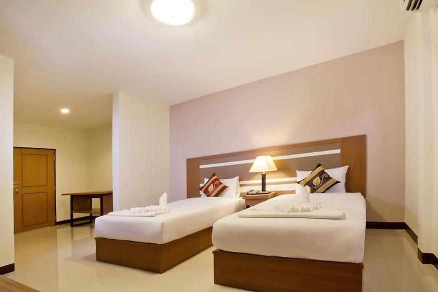 Patong V Hotel Экстерьер фото