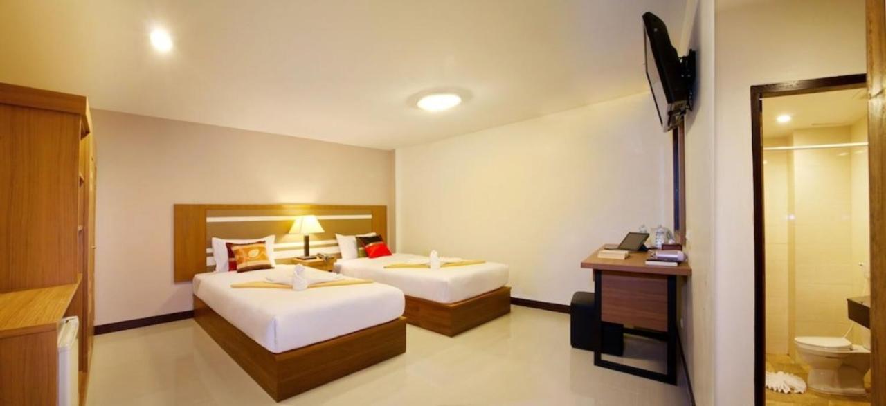 Patong V Hotel Экстерьер фото