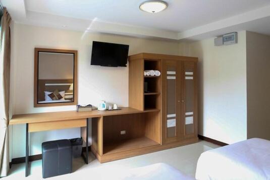 Patong V Hotel Экстерьер фото