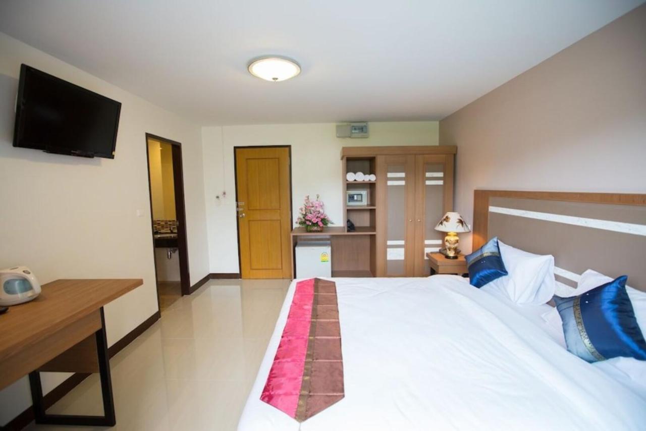 Patong V Hotel Экстерьер фото