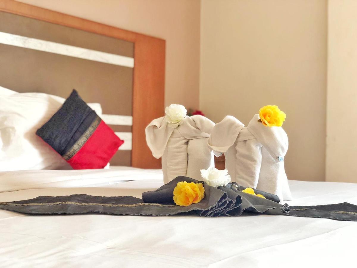 Patong V Hotel Экстерьер фото