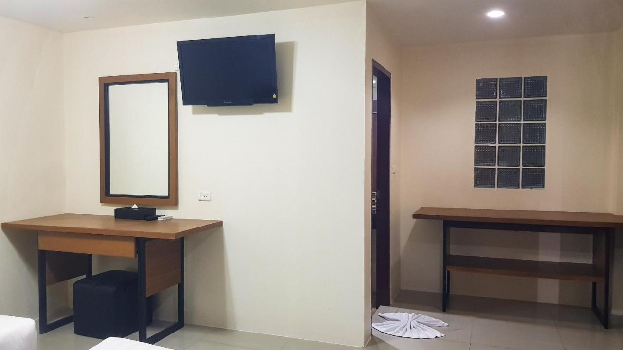 Patong V Hotel Экстерьер фото