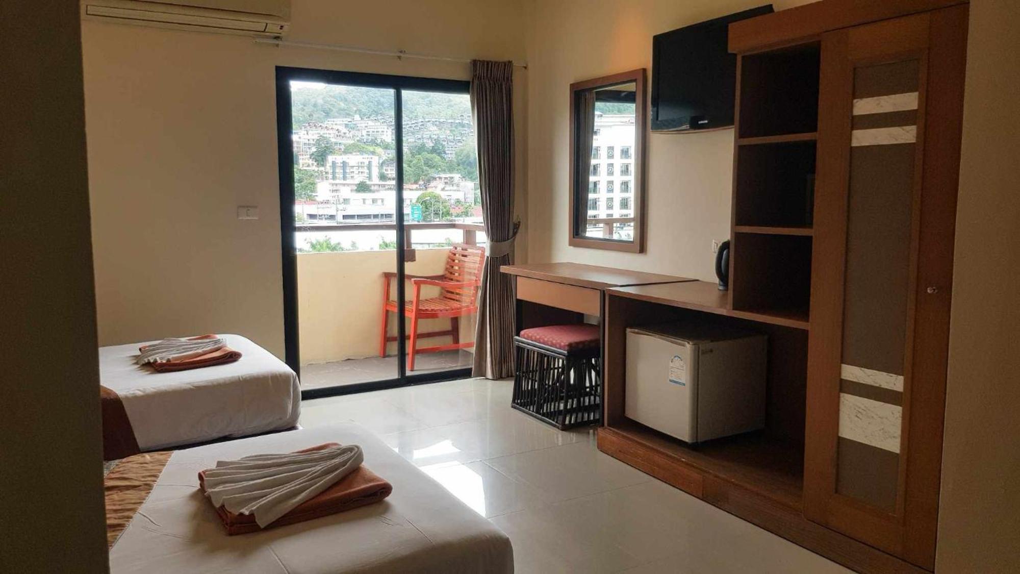 Patong V Hotel Экстерьер фото
